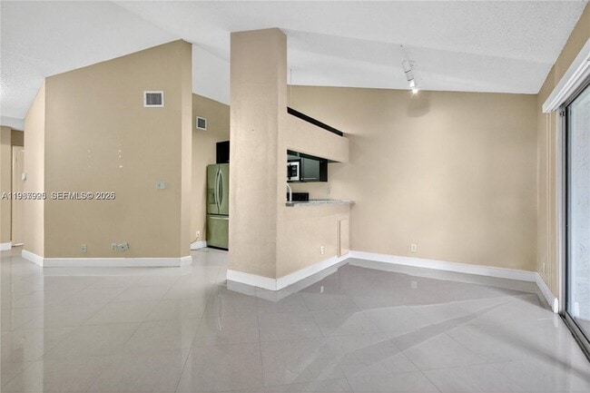 9407 SW 138th Pl in Miami, FL - Building Photo - Building Photo