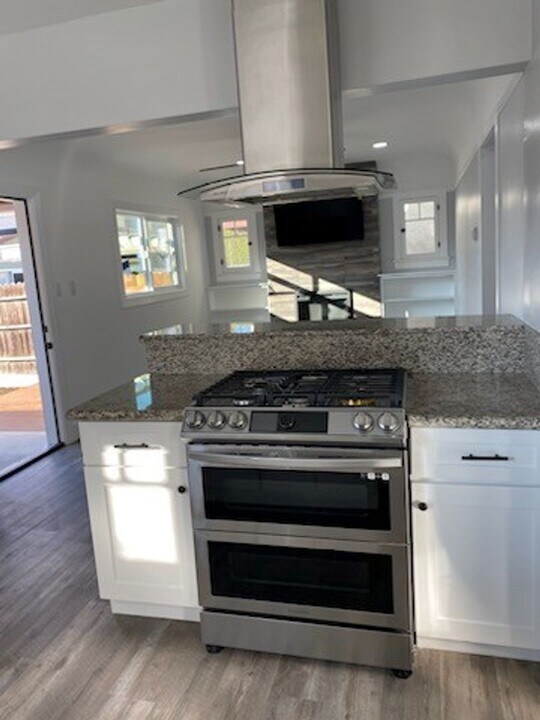 4707 166th St-Unit -166th in Lawndale, CA - Building Photo