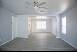 9135 Granite Woods in Universal City, TX - Building Photo - Building Photo