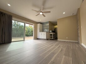 1977 Erbes Rd in Thousand Oaks, CA - Building Photo