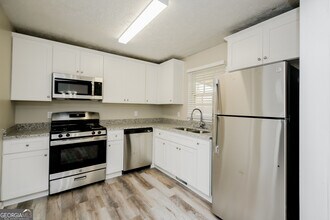 3100 Macedonia Pl in Powder Springs, GA - Building Photo - Building Photo