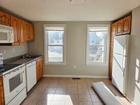 284 School St in Whitman, MA - Building Photo