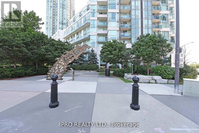 3939-3939 Duke of York Blvd in Mississauga, ON - Building Photo - Building Photo