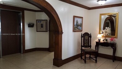 3730 Inverrary Dr in Lauderhill, FL - Building Photo - Building Photo