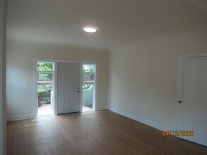 2045 S Harcourt Ave, Unit 2045 S Harcourt Ave in Los Angeles, CA - Building Photo - Building Photo