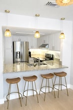 441 SE 10th St, Unit D105 in Dania Beach, FL - Foto de edificio - Building Photo