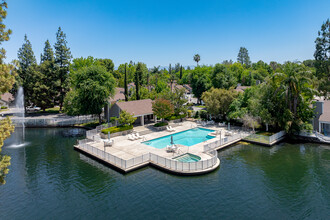 The Shores in Bakersfield, CA - Building Photo - Building Photo