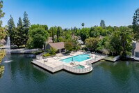 The Shores in Bakersfield, CA - Foto de edificio - Building Photo