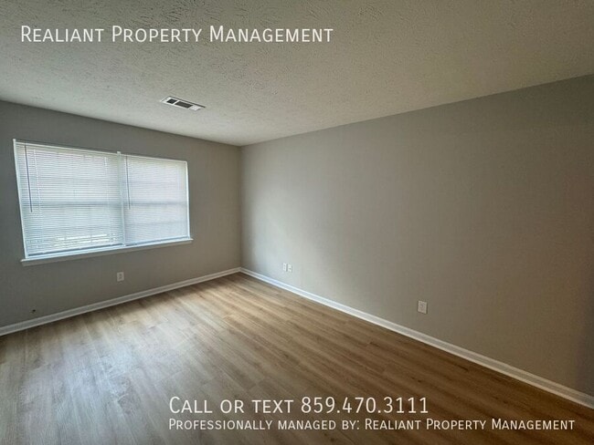 425 Lenney Dr in Lexington, KY - Building Photo - Building Photo
