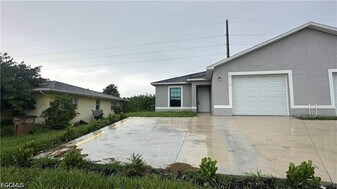 217 Cape Coral Pkwy W in Cape Coral, FL - Building Photo
