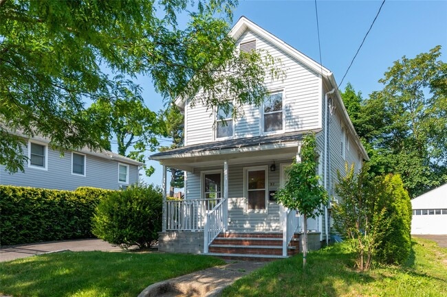 property at 32 N Maryland Ave