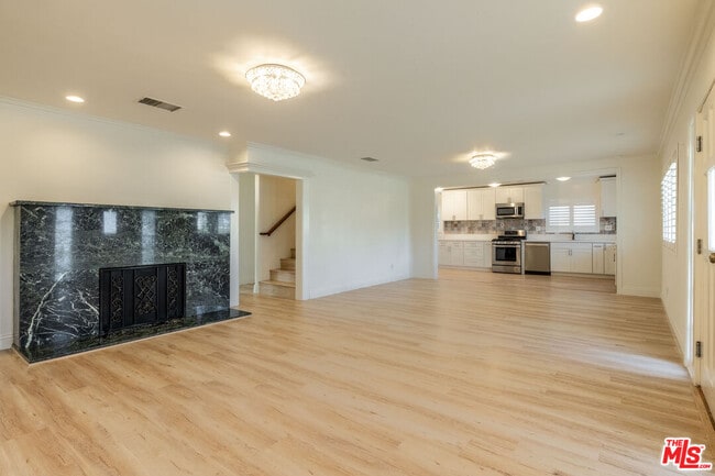 445 S Mansfield Ave in Los Angeles, CA - Building Photo - Building Photo