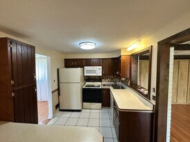 4533 Woodhill Dr in Homestead, PA - Building Photo