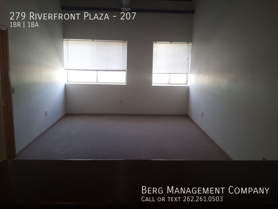 279 Riverfront St in Waukesha, WI - Building Photo