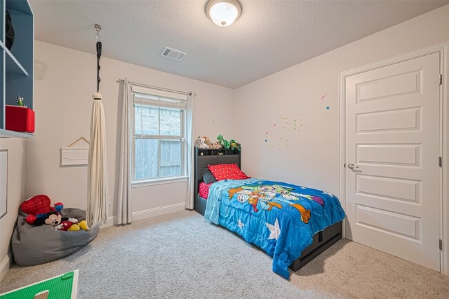 property at 2712 Golden Palms Ln