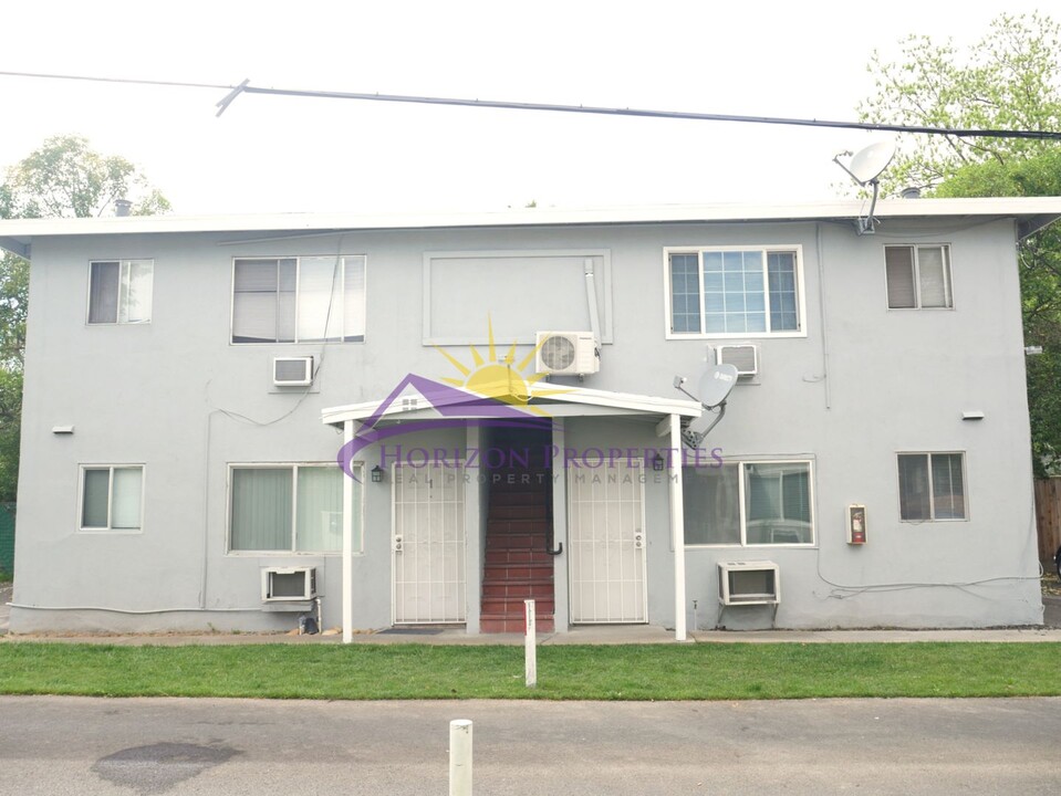 1617 Arcade Blvd in Sacramento, CA - Building Photo