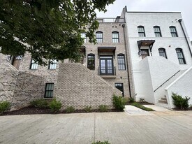 4802 Moonview Ln in Sugar Hill, GA - Building Photo
