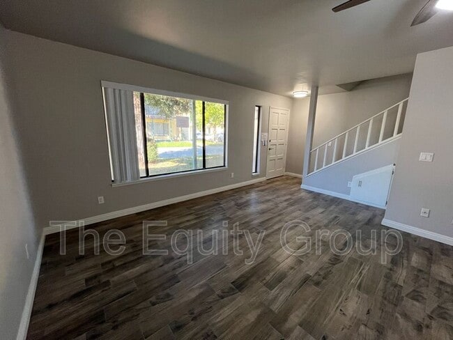 351-360 N Capitola Ct in Porterville, CA - Building Photo - Building Photo