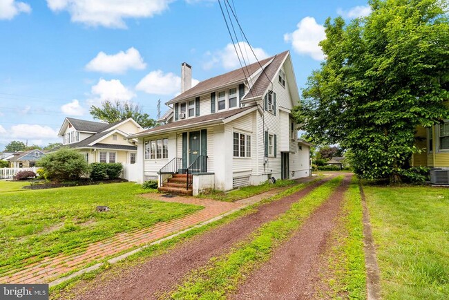 property at 2785 Nottingham Way