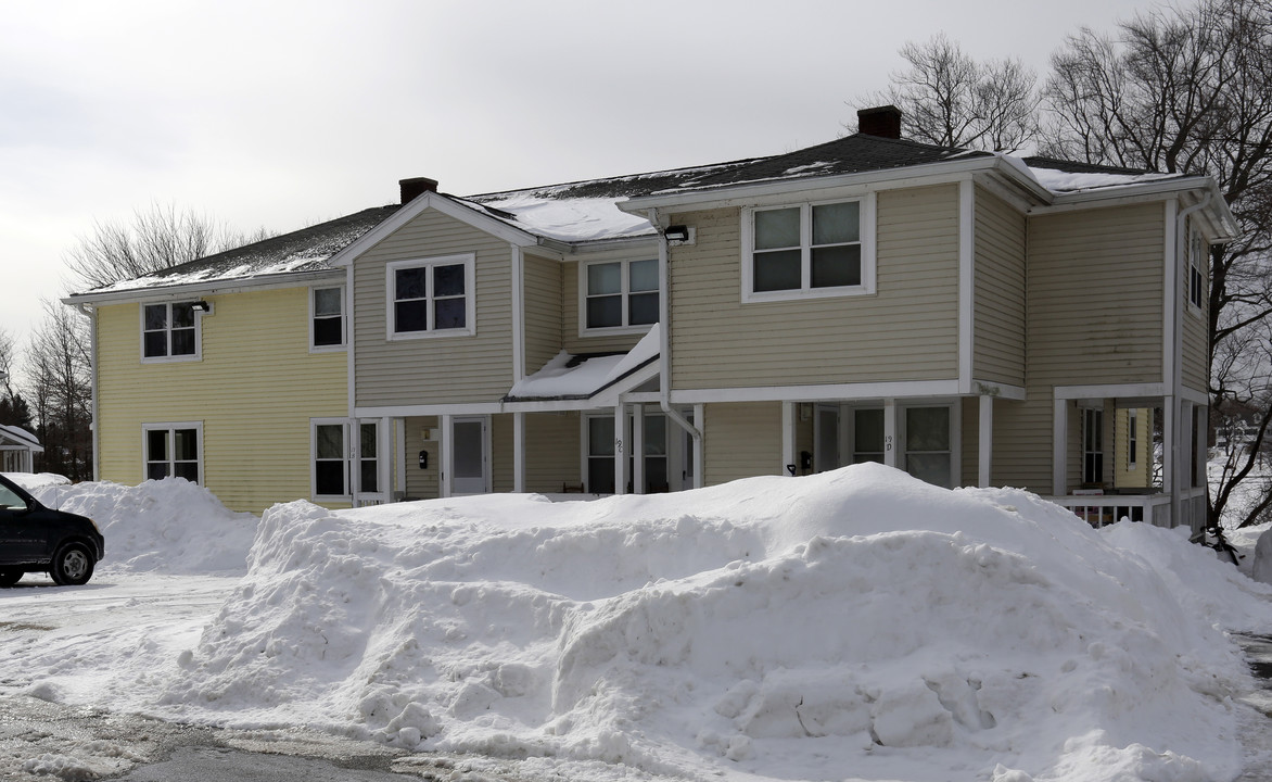 Lakeview Manor in Weymouth, MA - Building Photo