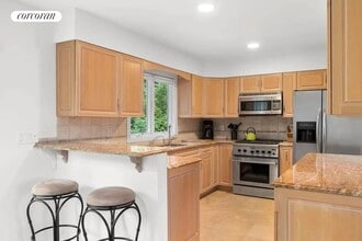 355 Mill Rd in Westhampton Beach, NY - Building Photo - Building Photo