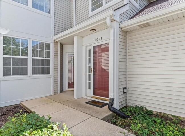 2016 Fulham Dr in Naperville, IL - Building Photo - Building Photo