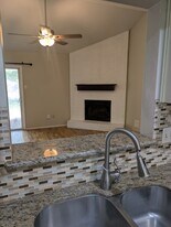 51 E Mistybreeze Cir in Spring, TX - Building Photo