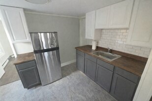 120 Broad St, Unit 1 in Catskill, NY - Building Photo