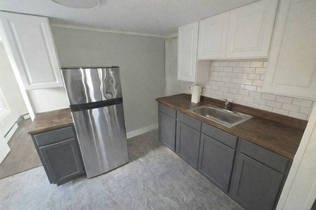 120 Broad St, Unit 1