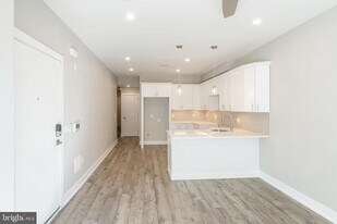 2339 N 10th St in Philadelphia, PA - Building Photo