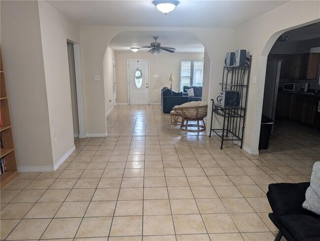 226 Sharon Dr in New Orleans, LA - Foto de edificio - Building Photo