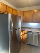 1315 Credle Rd in Virginia Beach, VA - Foto de edificio - Building Photo