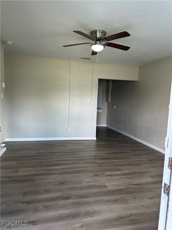 1111 Palm Ave in North Fort Myers, FL - Building Photo - Building Photo