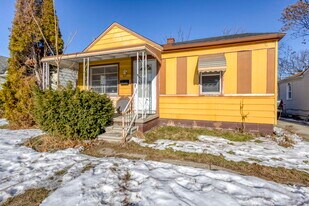 621 E Meyers Ave in Hazel Park, MI - Building Photo