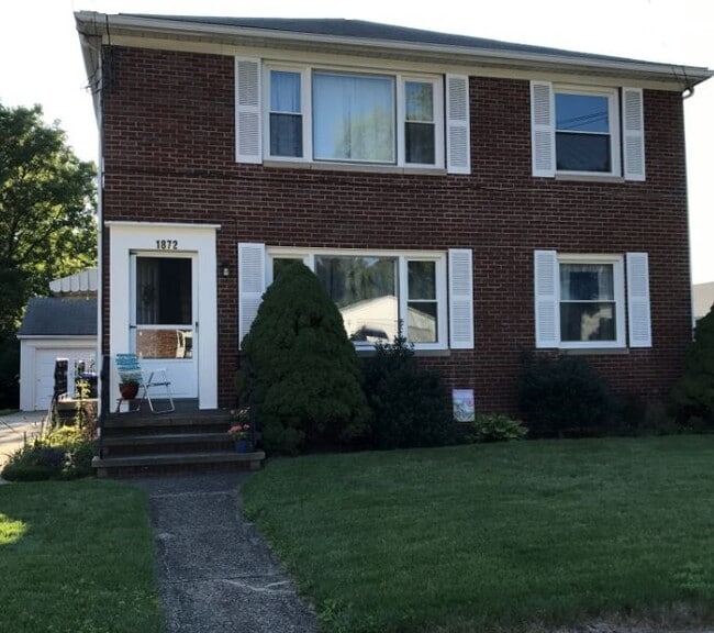 1872 17th St, Unit 1872 17th St - 2nd Floor