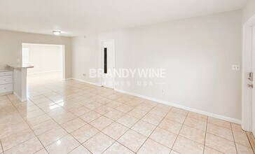 5103 Murray Hill Dr in Tampa, FL - Foto de edificio - Building Photo