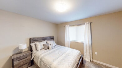 Hillcrest Heights Apartments in Sioux Falls, SD - Building Photo - Building Photo