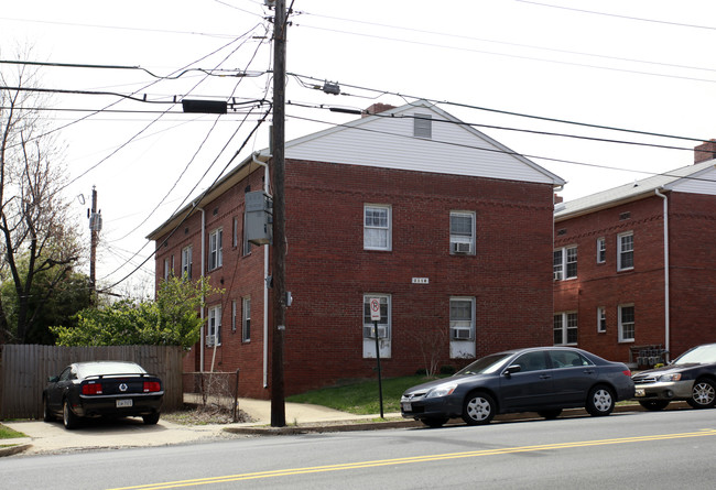 Wayne Street Apartments in Arlington, VA - Foto de edificio - Building Photo