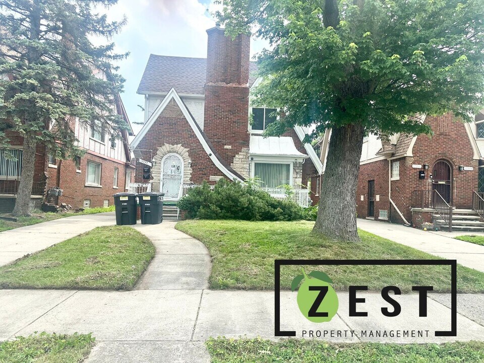 17352 Roselawn St in Detroit, MI - Building Photo