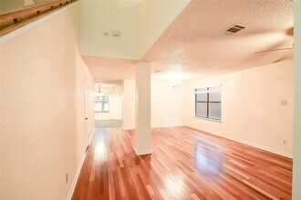 6914 Dallas Dr in Austin, TX - Building Photo - Building Photo