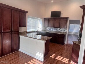 2408 Sunset Beach Ln in Las Vegas, NV - Building Photo - Building Photo