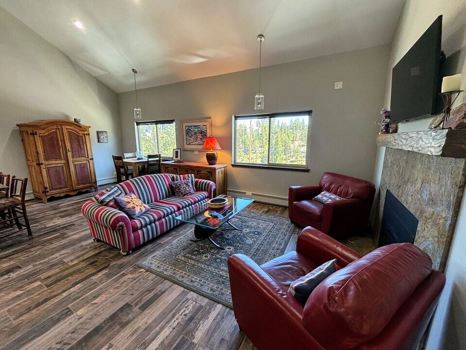 396 Tramway Dr in Stateline, NV - Building Photo