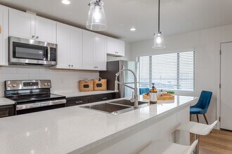 Nuvo Sunset in Dallas, TX - Building Photo - Interior Photo