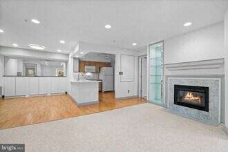 12221 Fairfield House Dr in Fairfax, VA - Building Photo - Building Photo