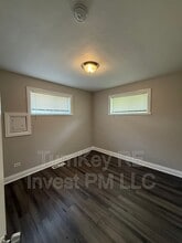 17937 Wildwood Ave in Lansing, IL - Building Photo - Building Photo