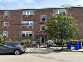 59 Bynner St, Unit 7 in Boston, MA - Foto de edificio - Building Photo