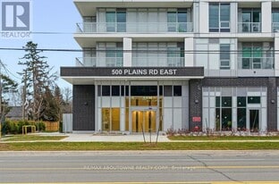 500 Plains Rd E in Burlington, ON - Building Photo
