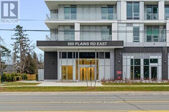500 Plains Rd E in Burlington, ON - Building Photo - Building Photo