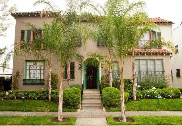 655 S Dunsmuir Ave in Los Angeles, CA - Foto de edificio