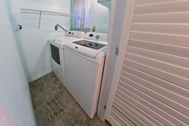 8435 Sterlingshire St